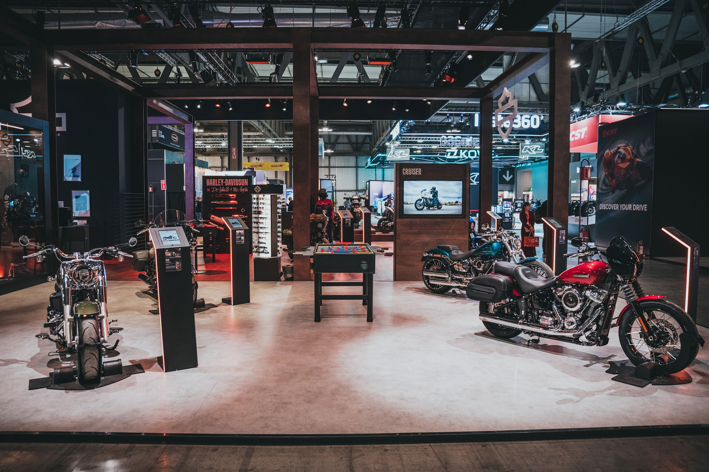 Harley-Davidson na targach EICMA. Ku przygodzie, wyścigom i tradycji