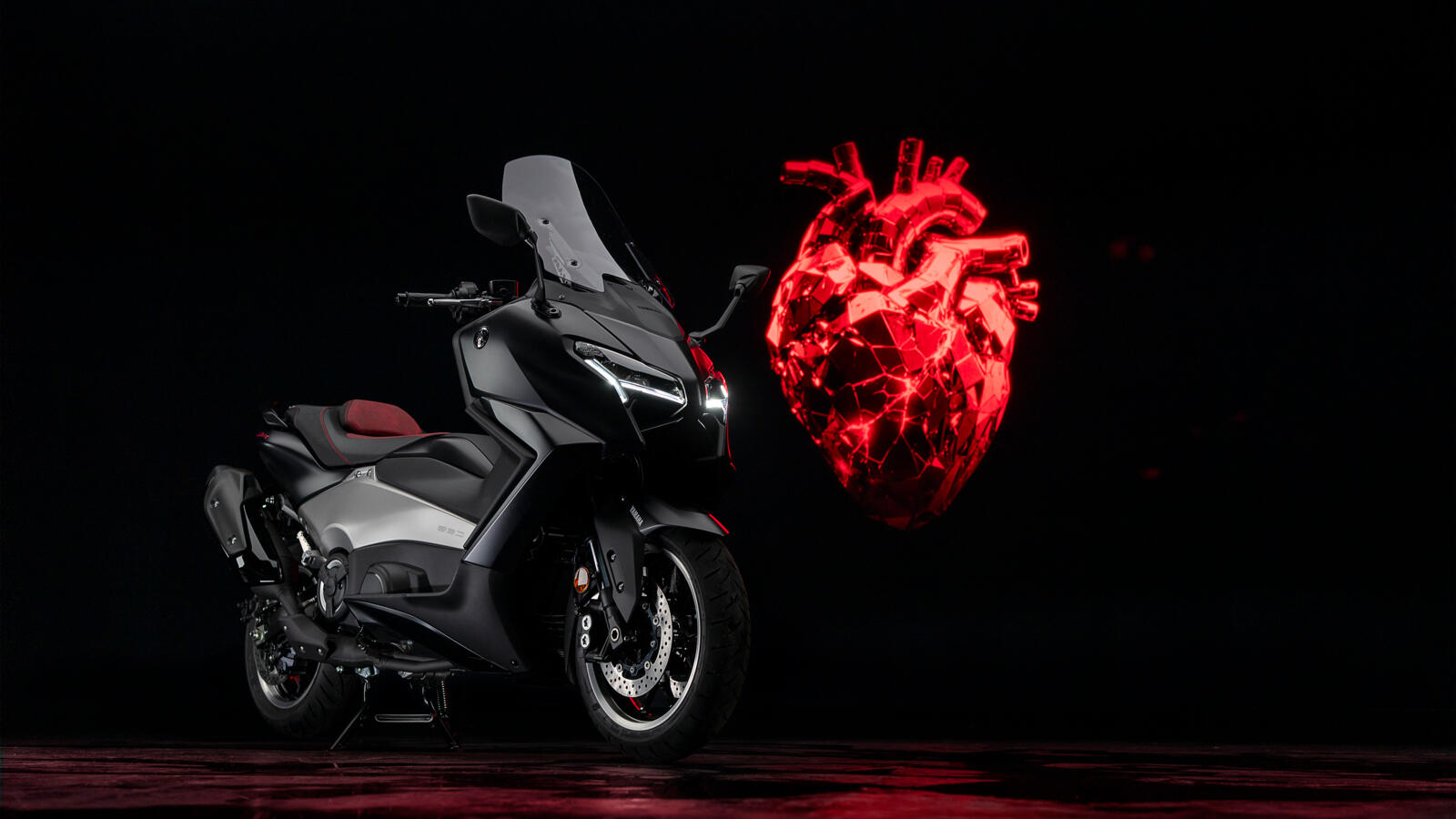 Yamaha TMAX 25th Anniversary. W hołdzie dla pierwszego modelu z 2001 roku