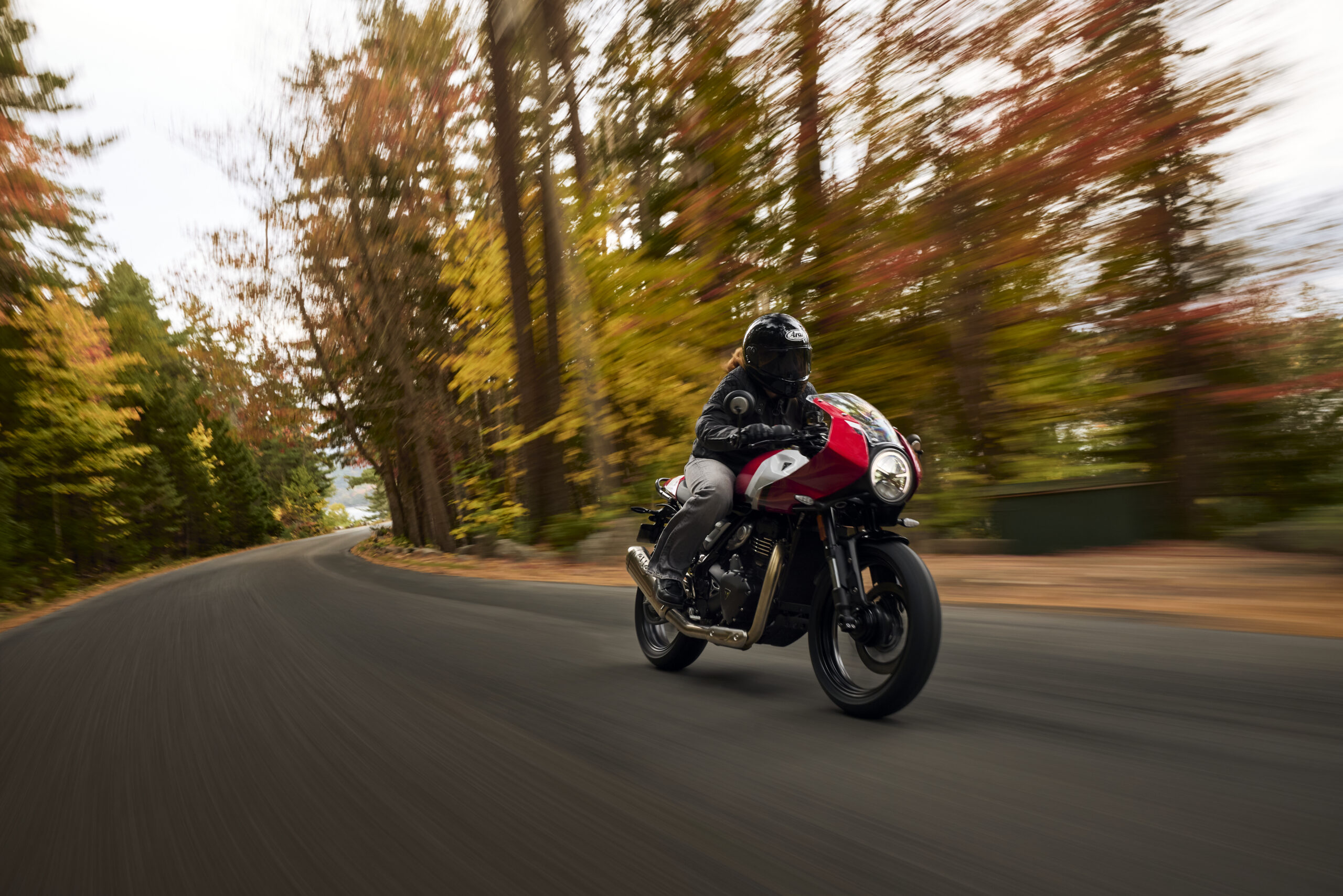 Triumph Tracker 400 i Thruxton 400 – flat track i café racer z krwi i kości [NOWOŚĆ 2026]