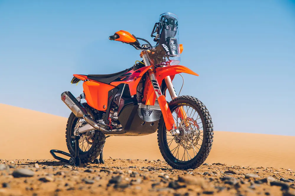 KTM znów to zrobił. 100 sztuk, rajdowa technologia i cena, która nie zwala z nóg