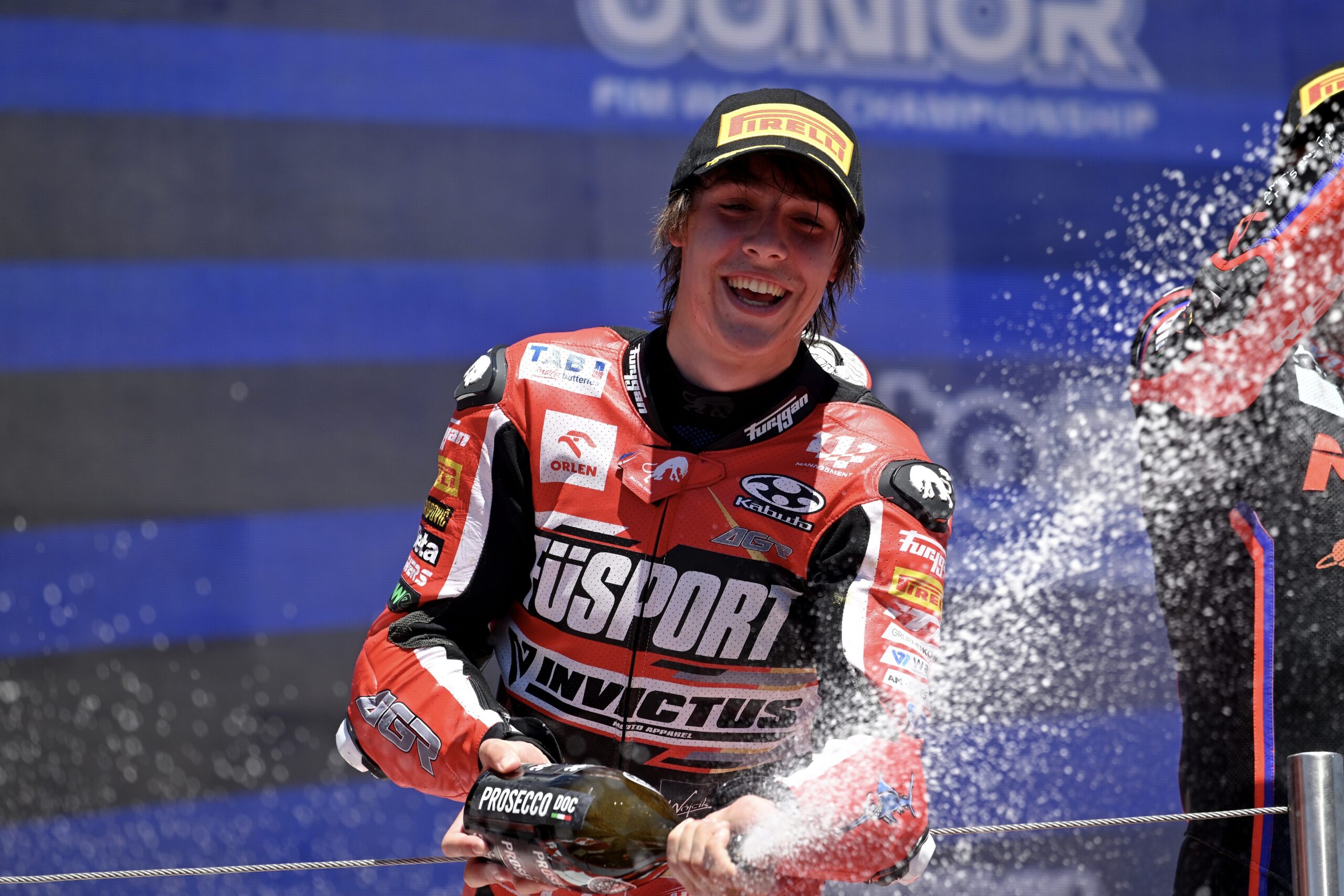 Polak podbija zaplecze MotoGP. Milan Pawelec wygrał w Barcelonie