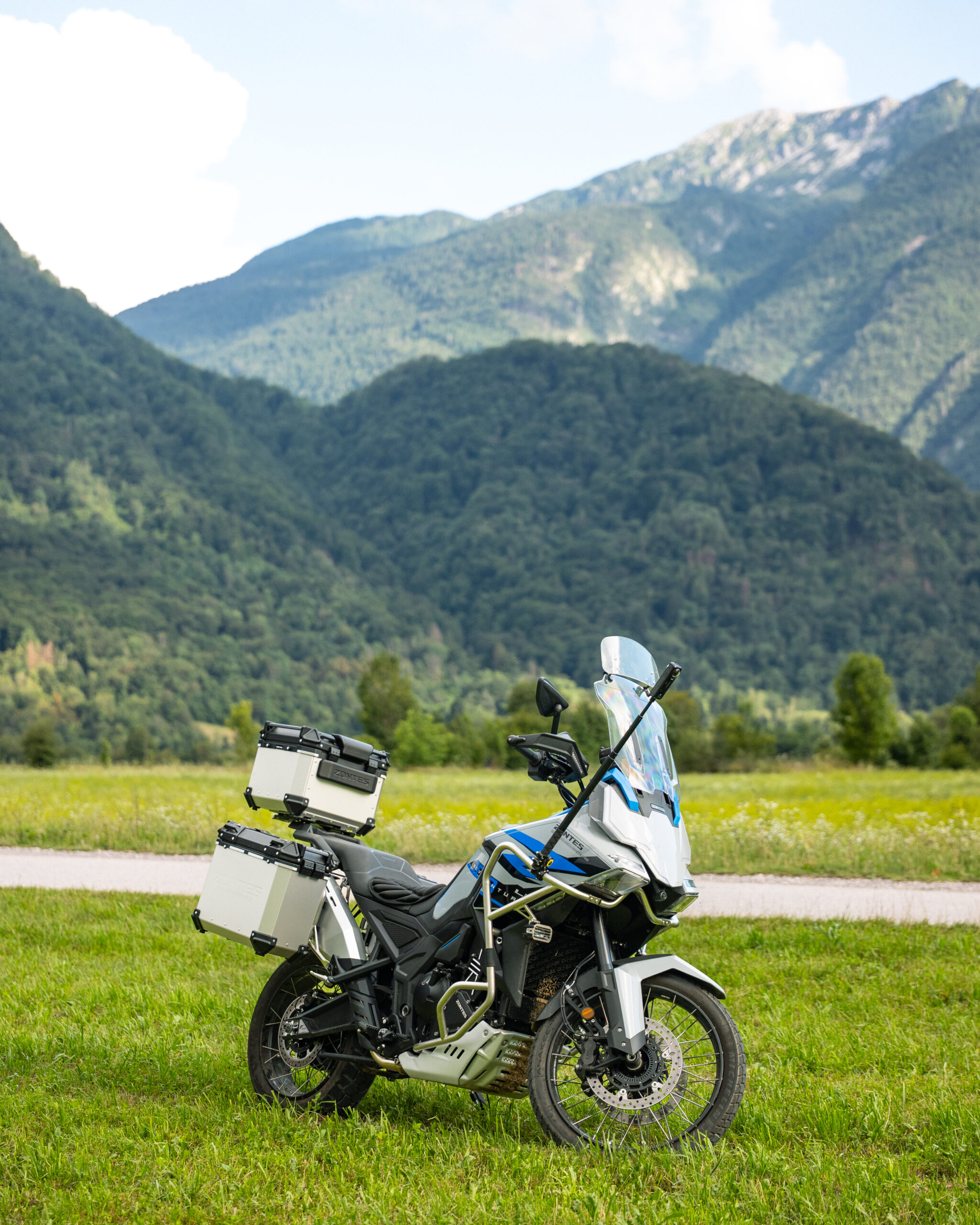 Motocykl, który nie boi się wyzwań – Zontes 703 F