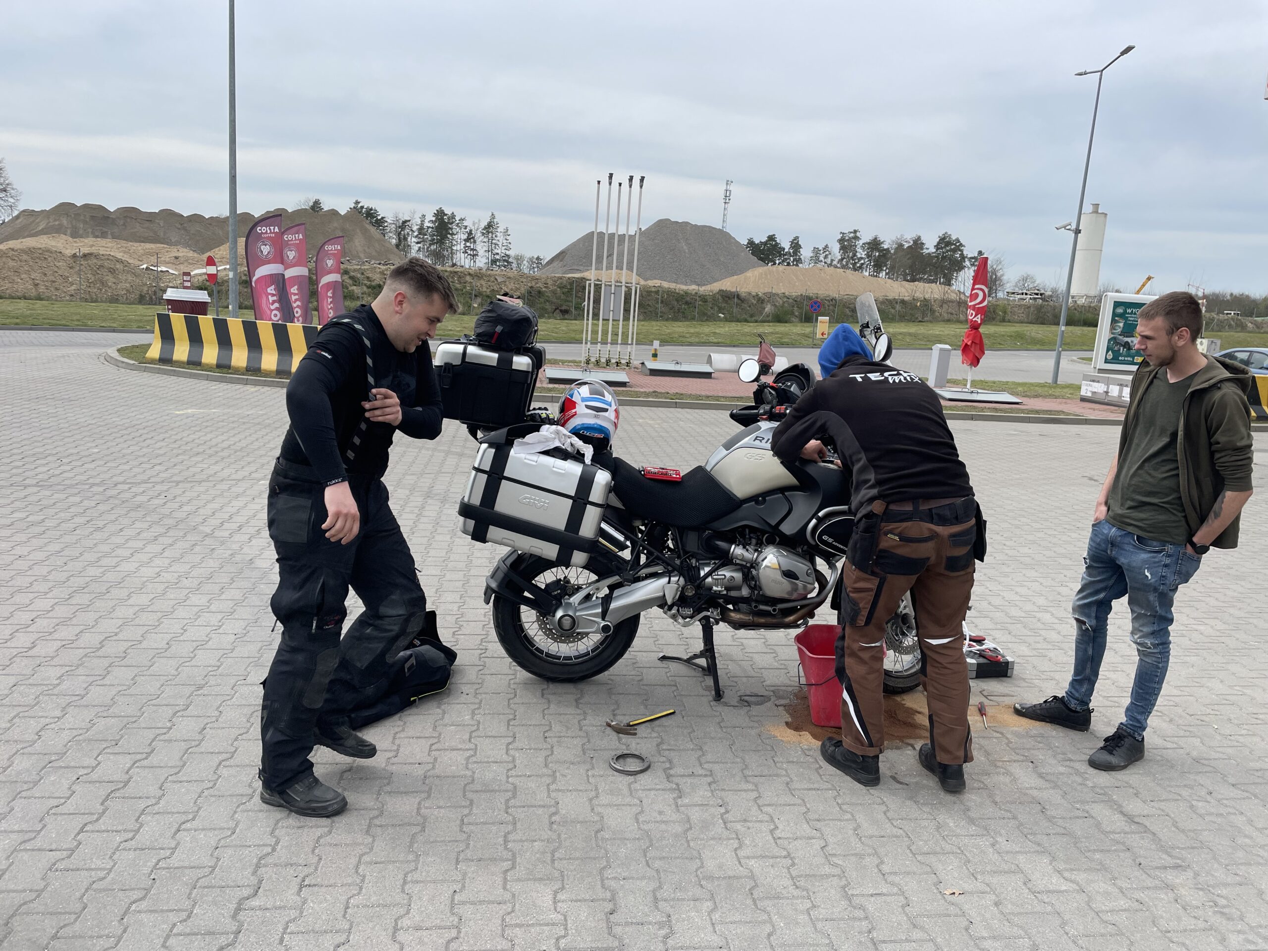 Przed wyjazdem sprawdź nie tylko olej. Te 5 elementów może zrujnować wakacje na motocyklu