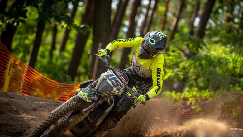 Dwusuwowy Thumpstar TSN 300 zgarnia tytuł mistrzowski w klasie MX1 B