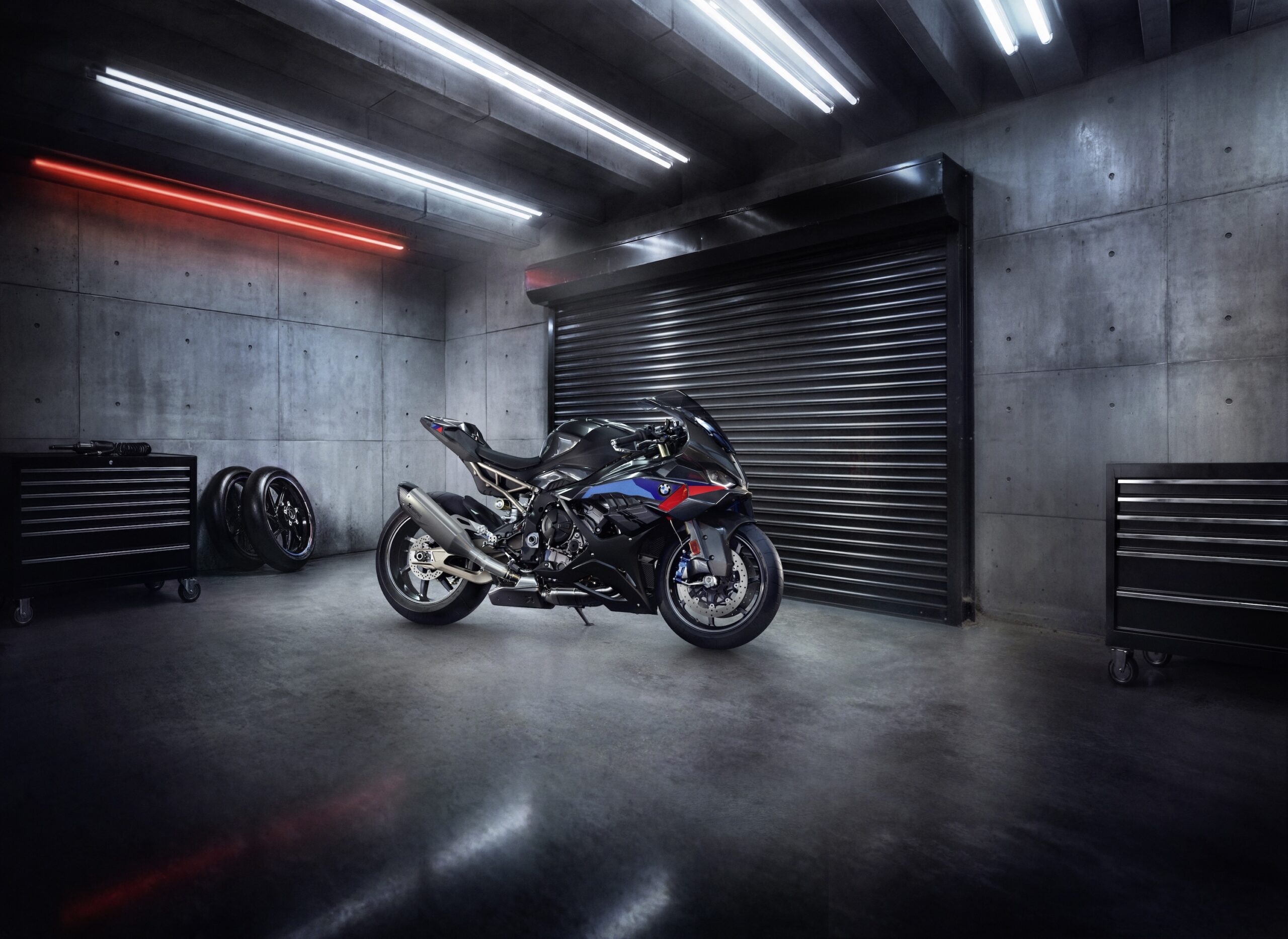 Nowości BMW Motorrad na 2027 rok. Najwięcej dzieje się w M 1000 RR