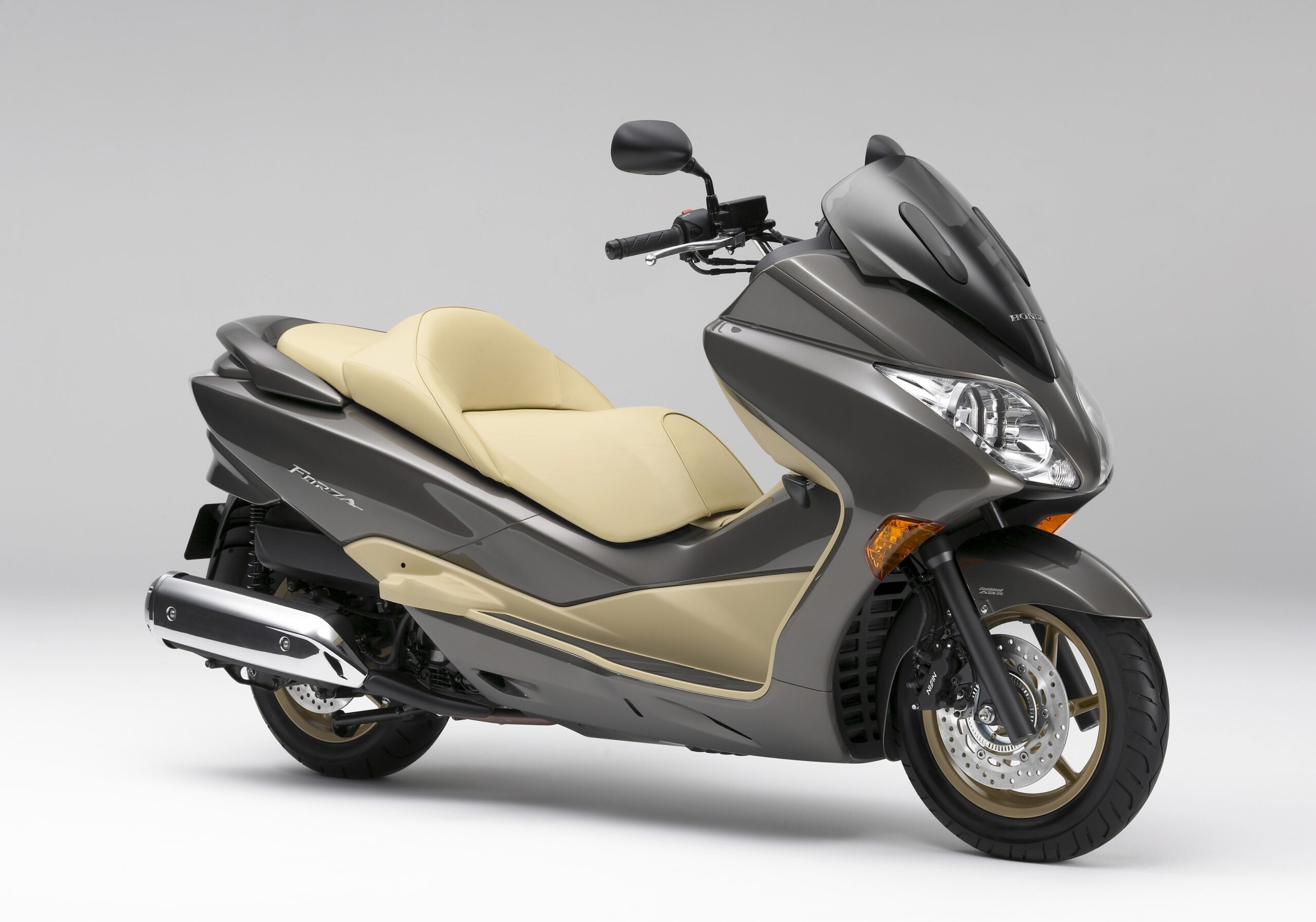 Honda Forza Z – skuter, który już 18 lat temu pokazał, jak wygląda premium