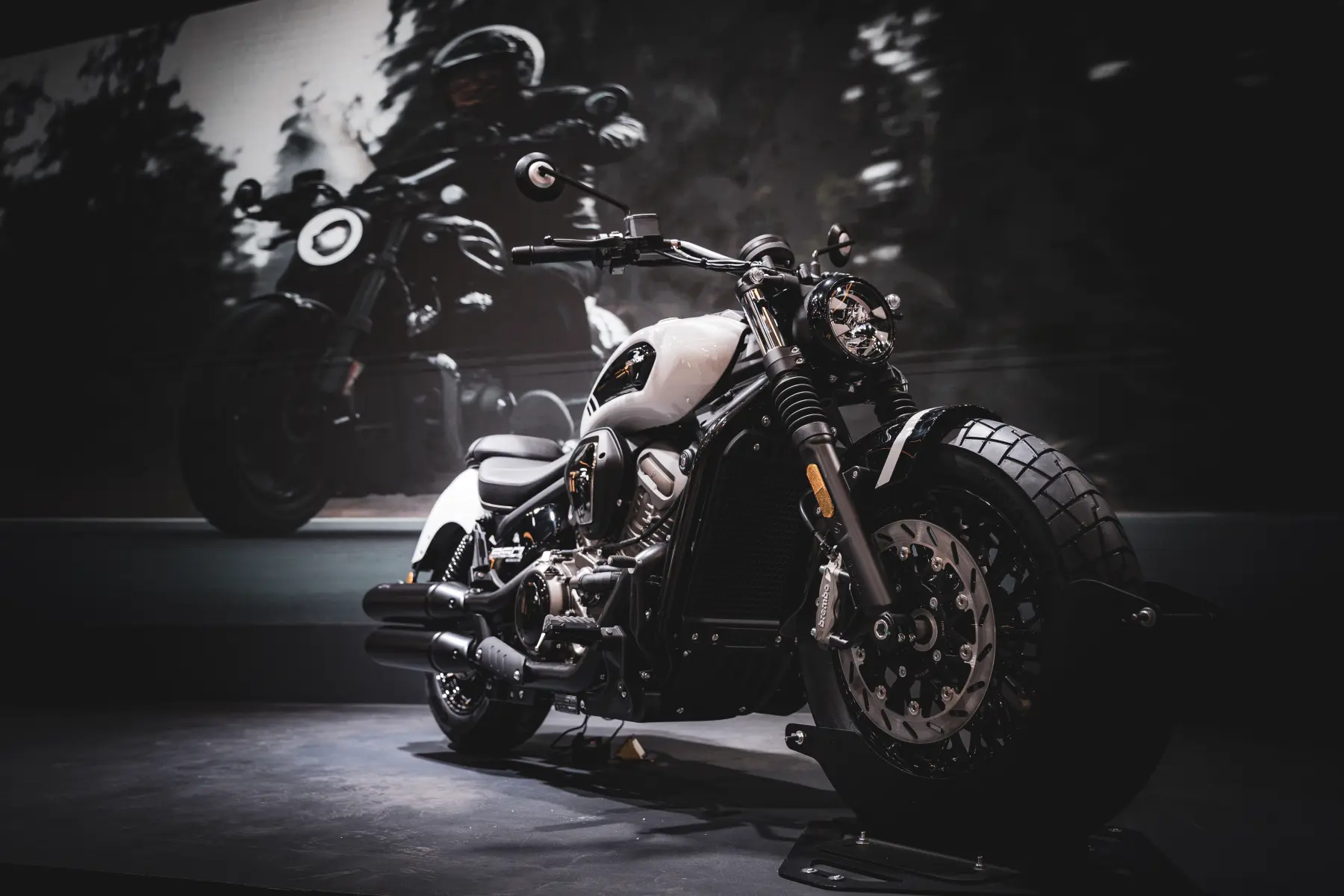 Nowa Benda z silnikiem V4 nadciąga do Europy. Polacy już kupują motocykle tej marki