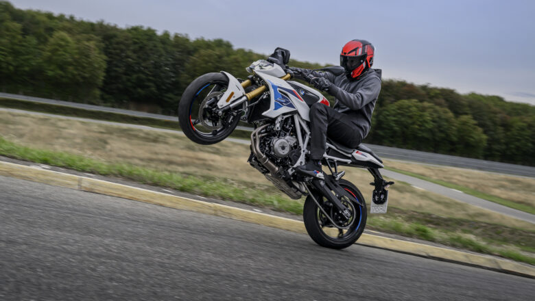 BMW rozwija rodzinę F 450. Po GS przyszła pora na nakeda, ale to może nie być koniec